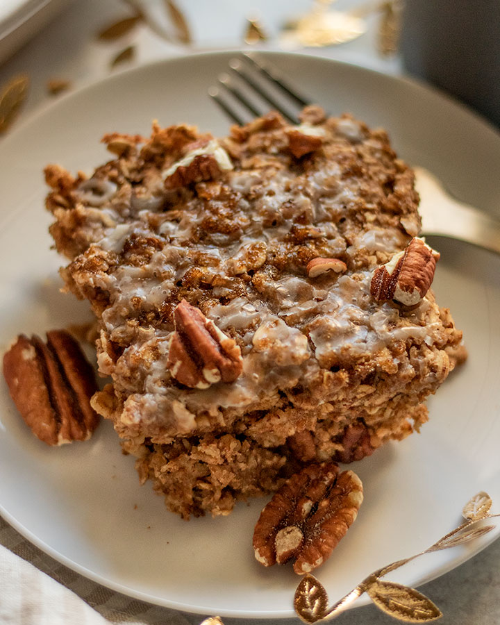 Cinnamon Roll Baked Oatmeal
