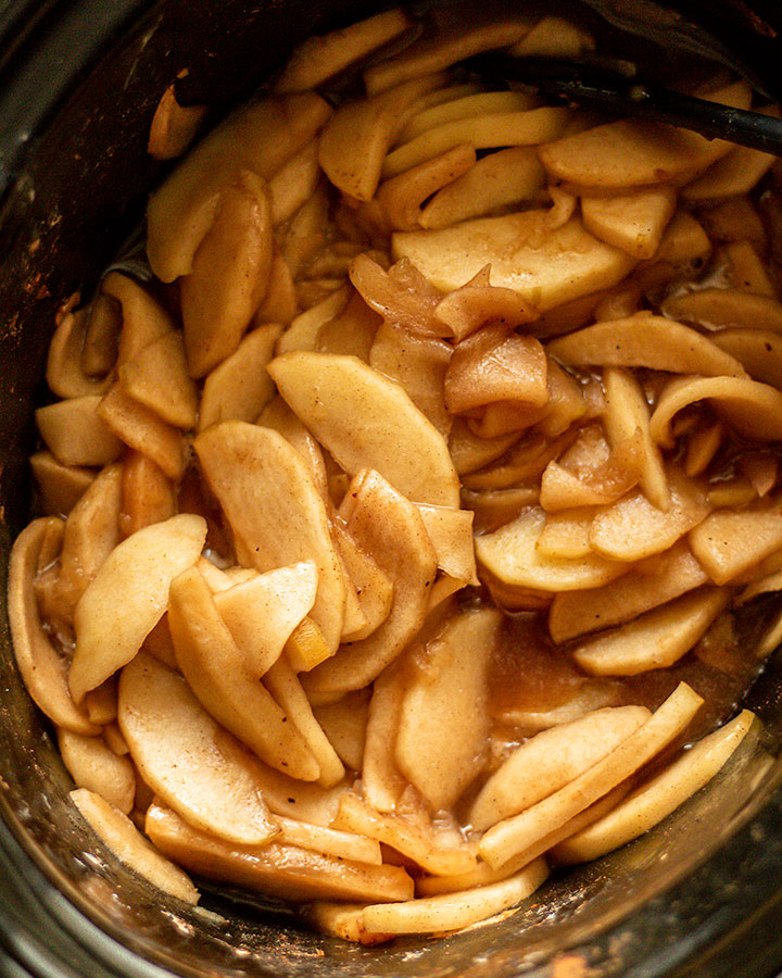 Crock Pot Cinnamon Baked Apples