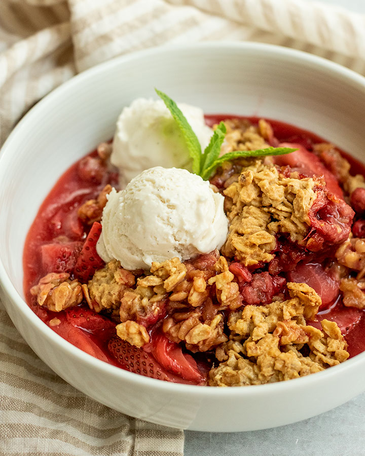 Healthy Strawberry Crumble
