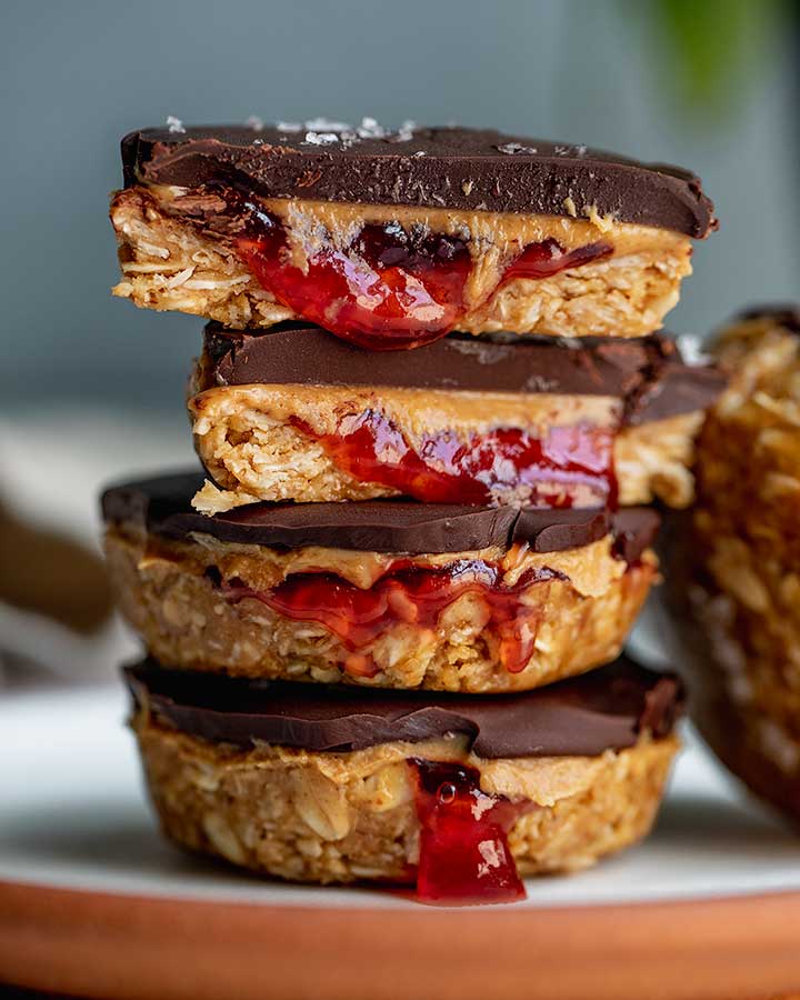 Peanut Butter and Jelly Oatmeal Cups