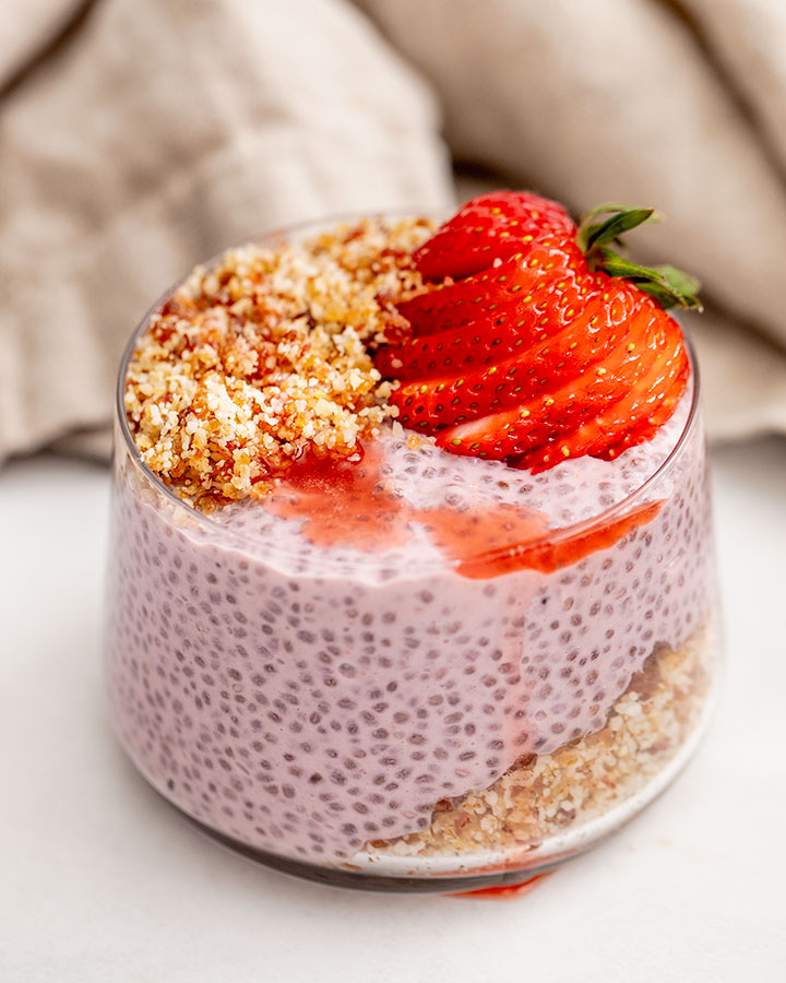 Strawberry Crumble Chia Pudding